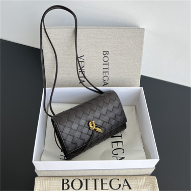 bottega veneta andiamo intreccio suede envelope crossbody bag #836940